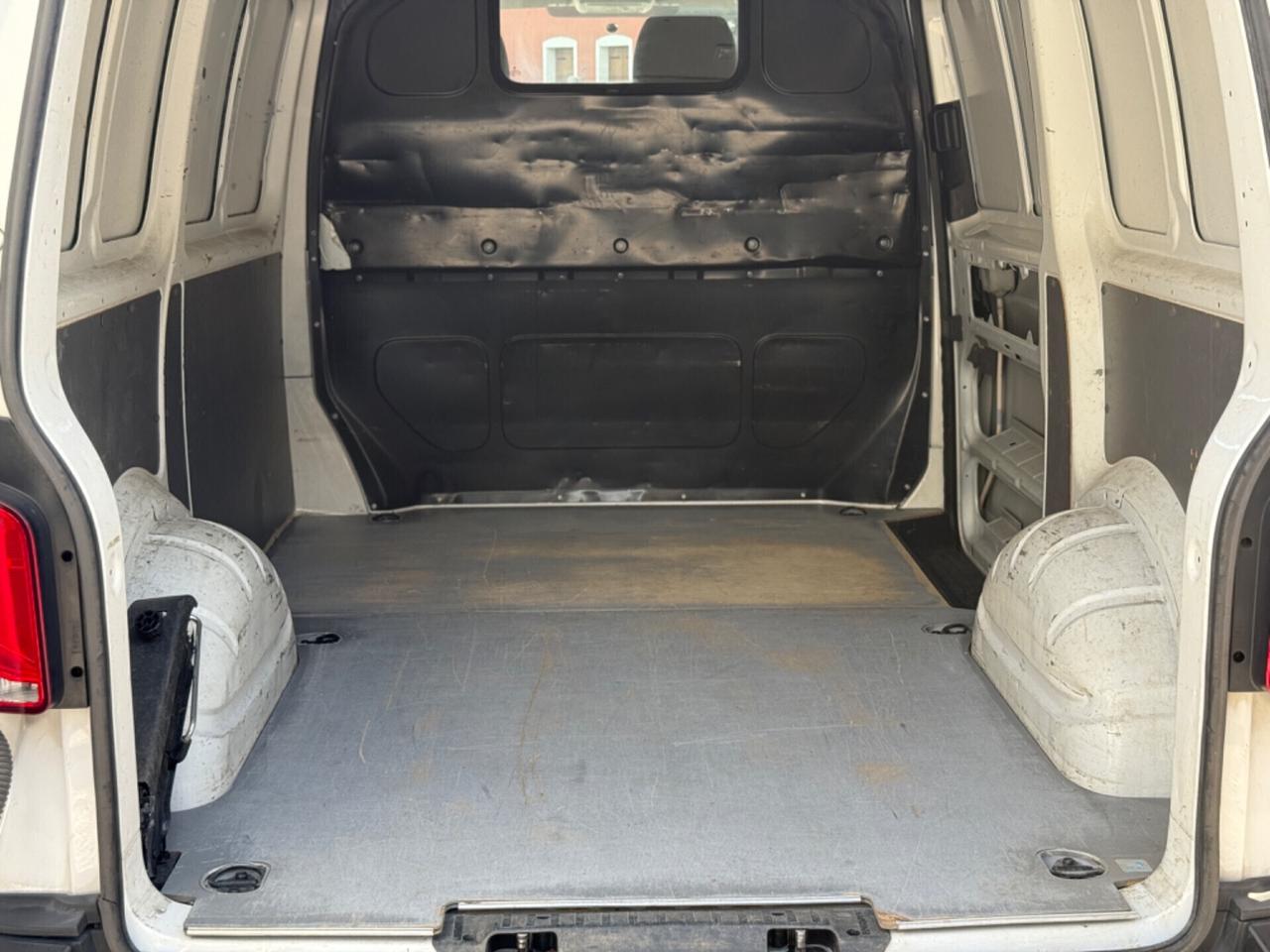 Volkswagen Transporter 2.0 tdi FURGONE