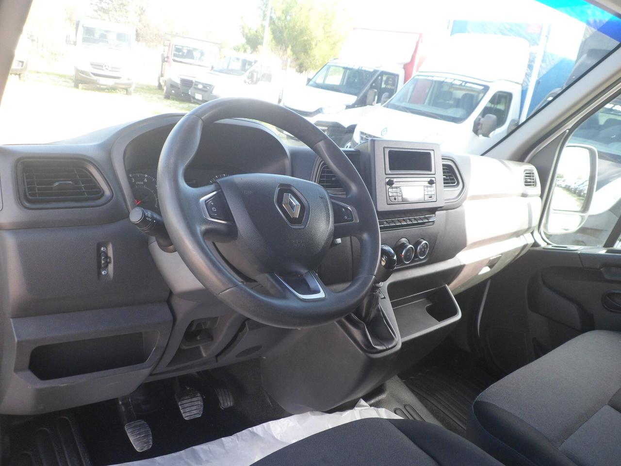 Renault Master furgone medio alto