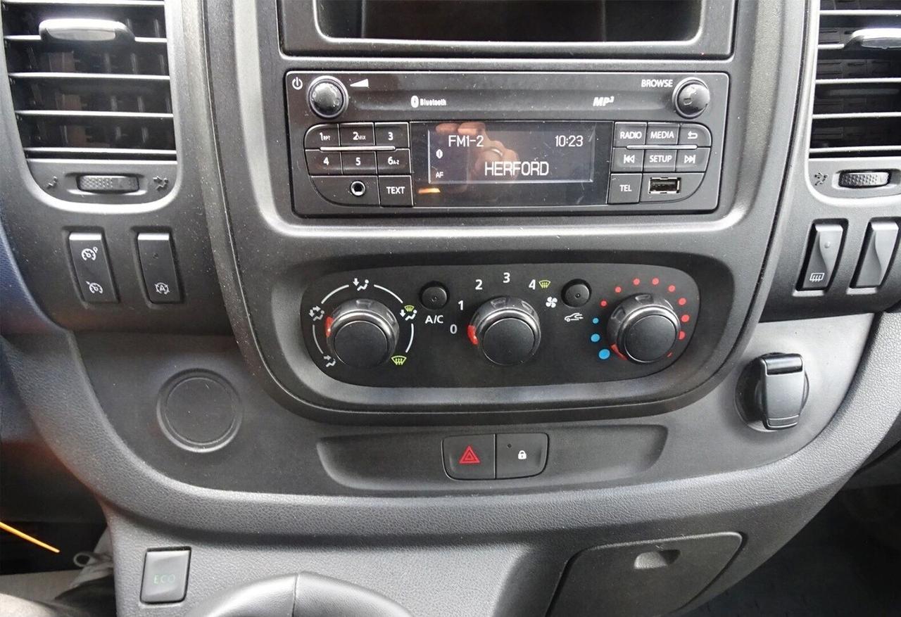 Opel Vivaro Combi 8 posti