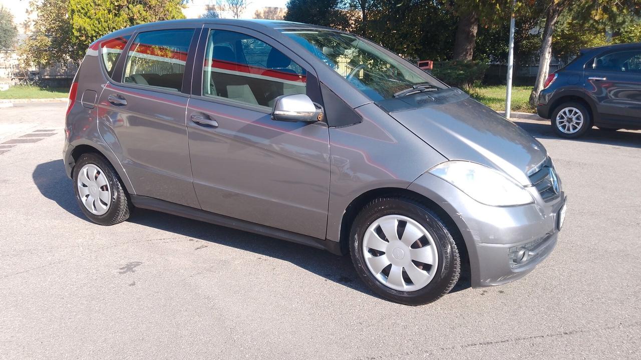 Mercedes-benz A 160 CDI automatico neop 2012