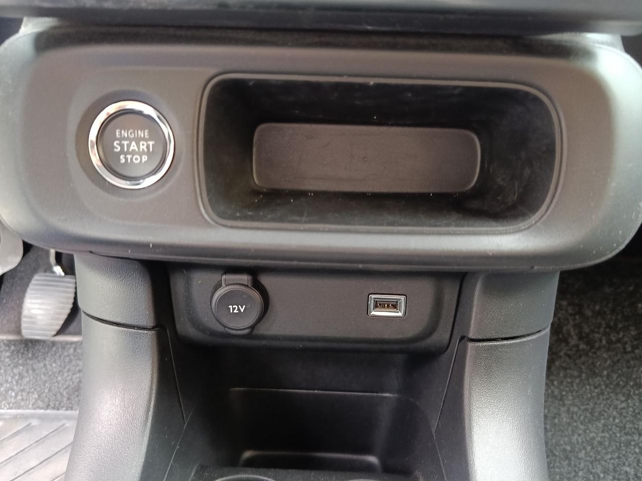 Citroen C3 1.2 PureTech 82 Shine #6840