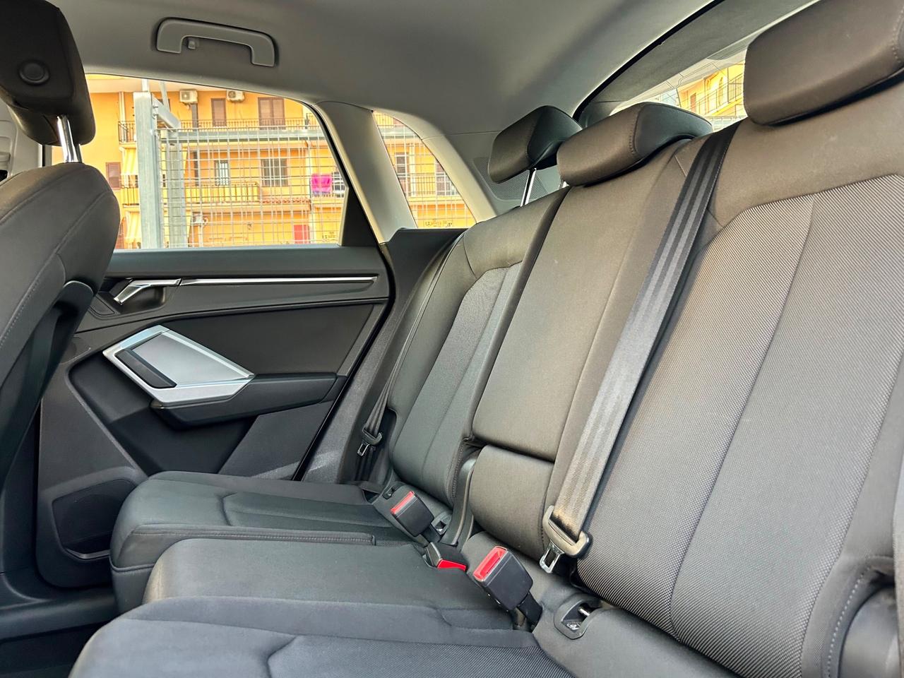 Audi Q3 35 TDI S tronic Business 2022
