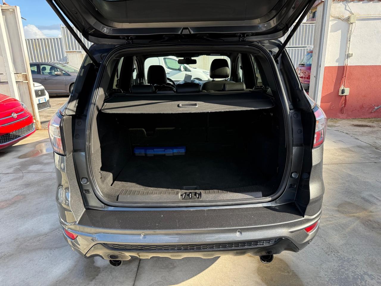 Ford Kuga 2.0 TDCI 150 CV S&S 4WD Automatico ST-Line