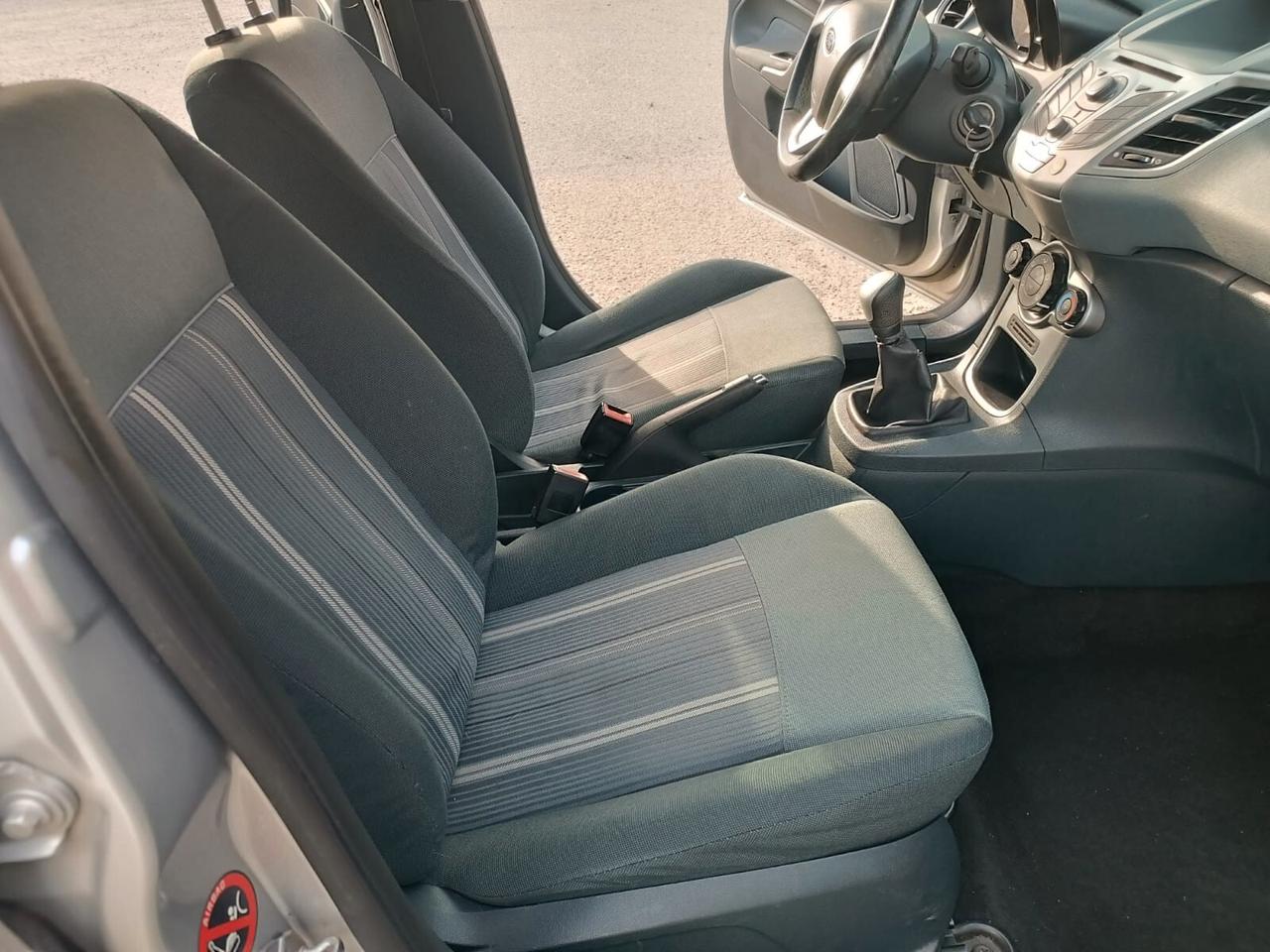 Ford Fiesta 2009--1.2 Benzina Neopatentati