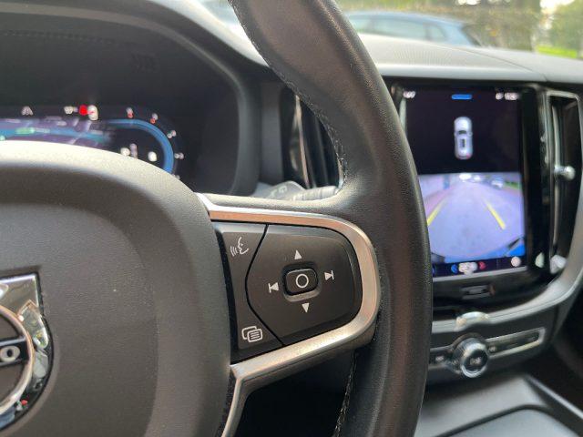 VOLVO XC60 2.0 B4 AWD AUTOMATICA CERCHI DA 19" FARI FULL LED