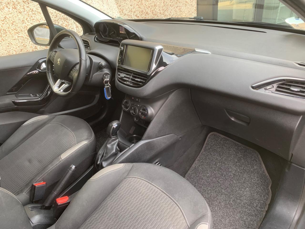 Peugeot 208 PureTech 82 5 porte Allure