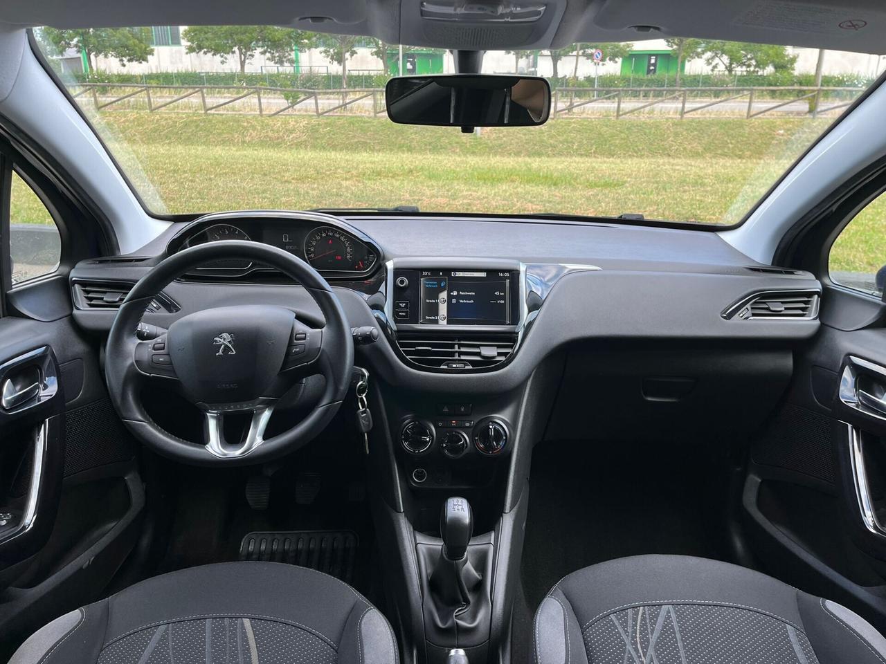 Peugeot 208 Neopatentati