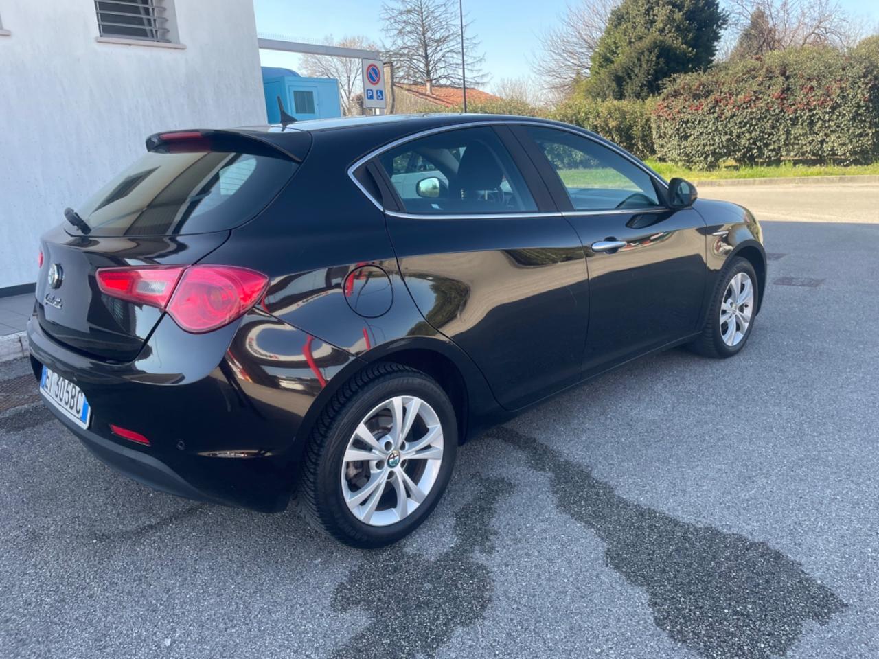 Alfa Romeo Giulietta 1.6 JTDm- 2013 X neo patentati