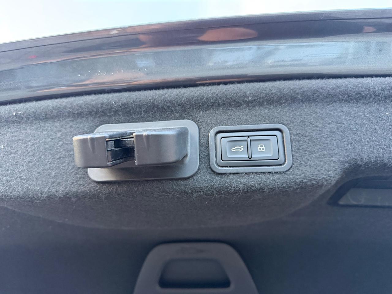 Audi S8 4.0 V8T BITURBO - FULL OPT - TAGLIANDATA -