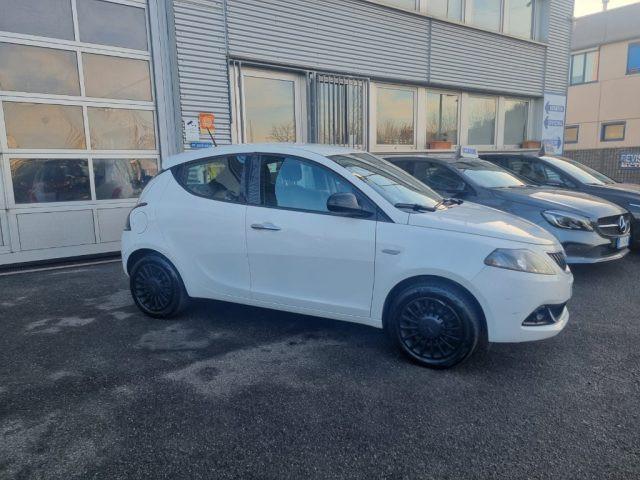 LANCIA Ypsilon 1.0 FireFly 5 porte S&S Hybrid Ecochic Silver