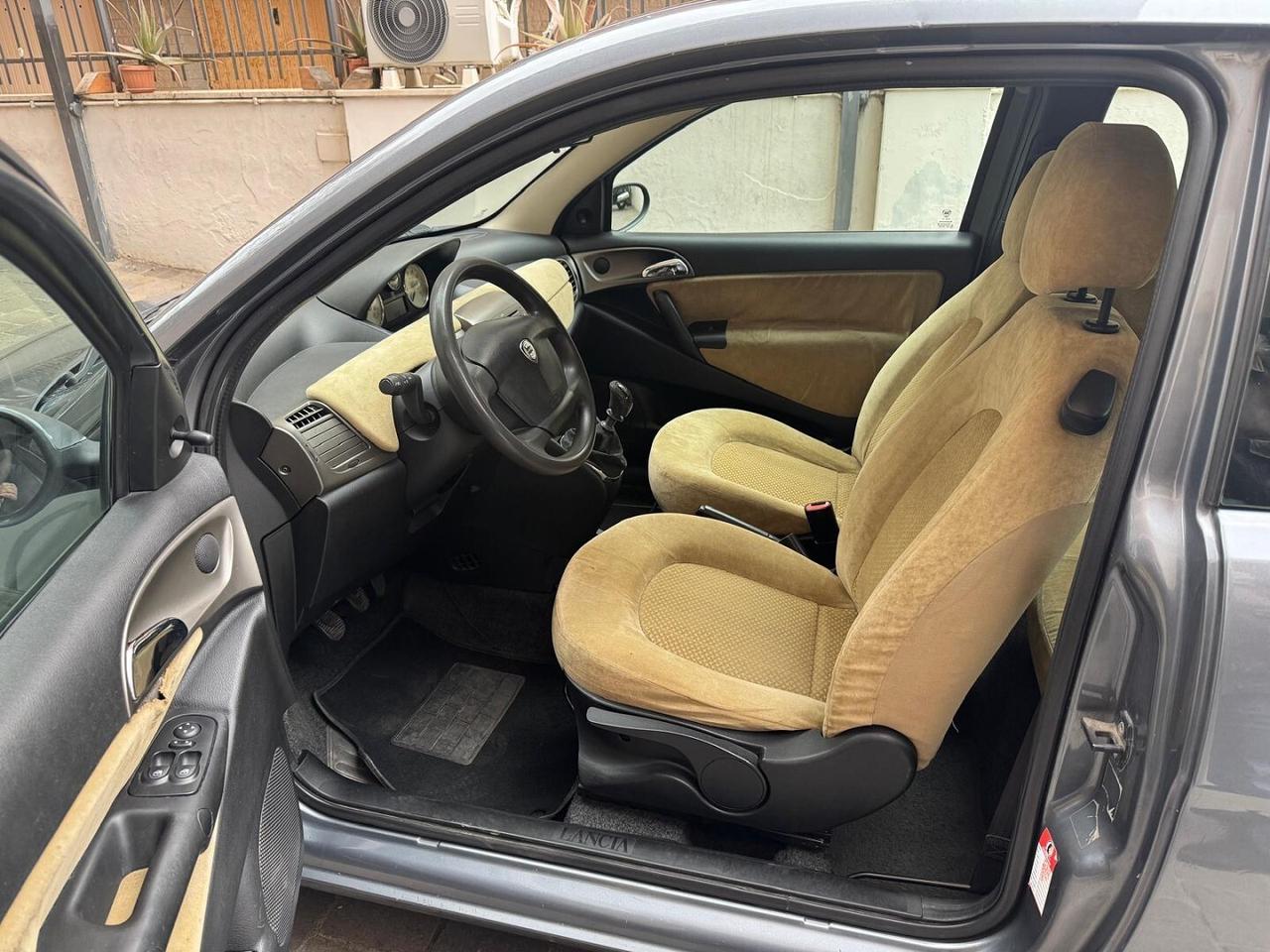 LANCIA Ypsilon 1.2 16V Platino