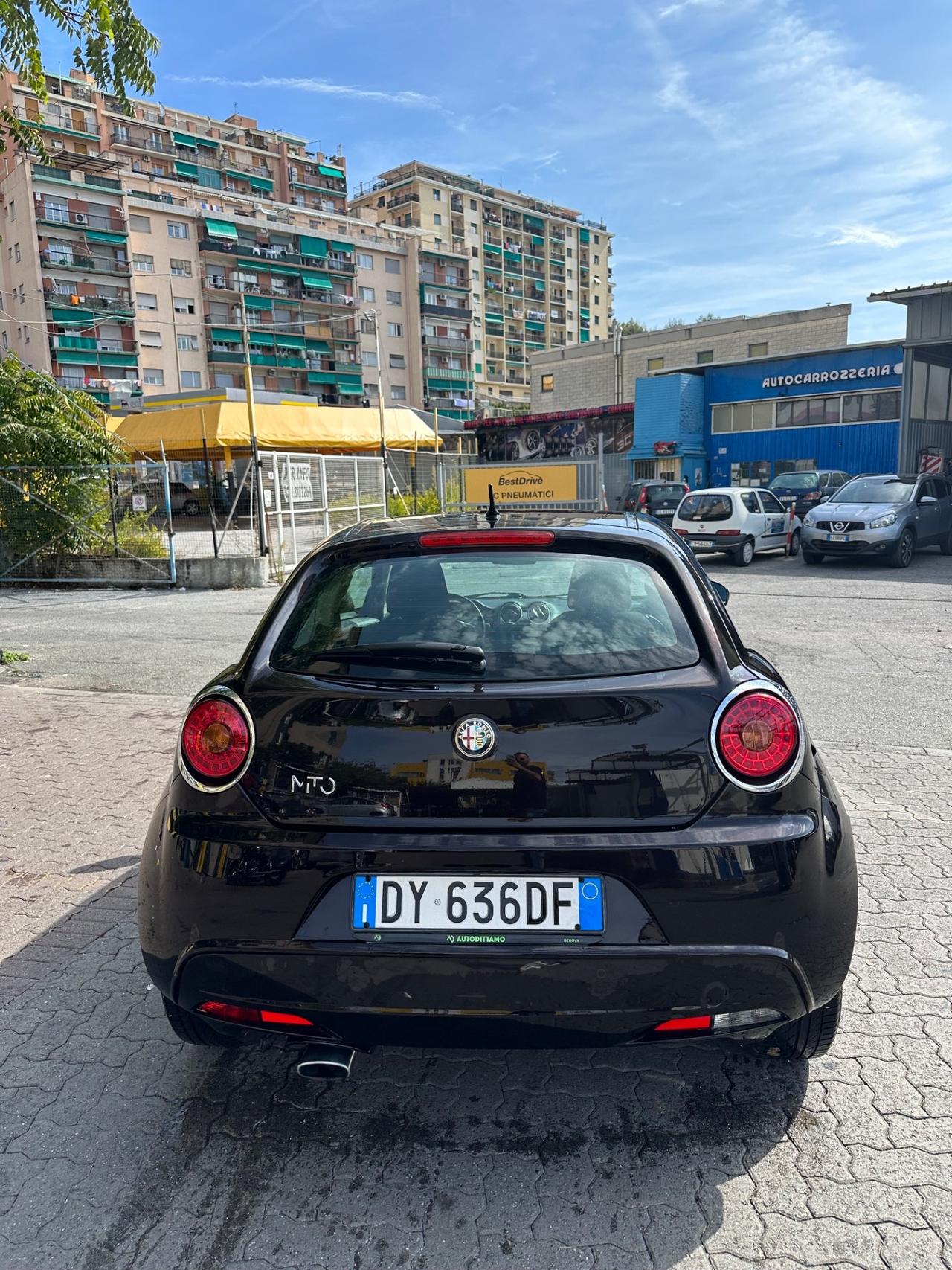 Alfa Romeo MiTo 1.6 JTDm 16V Distinctive Sport Pack