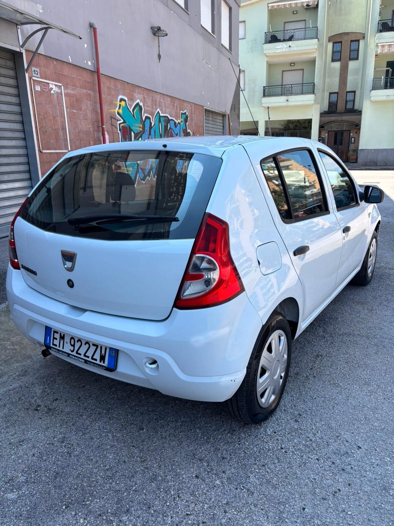 Dacia Sandero 1.2 16V GPL 75CV