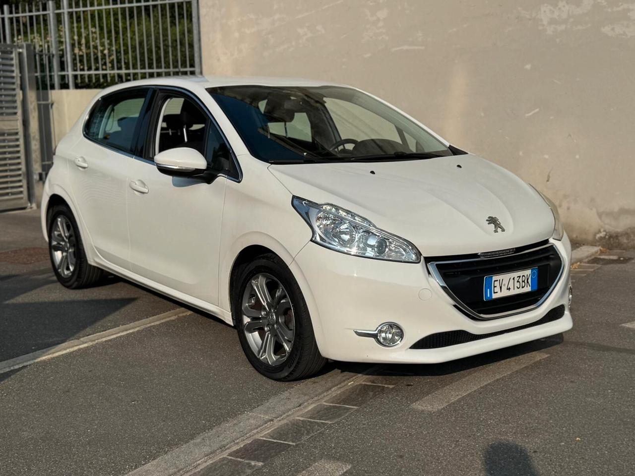 Peugeot 208 1.2 VTi 82 CV 5 porte Allure