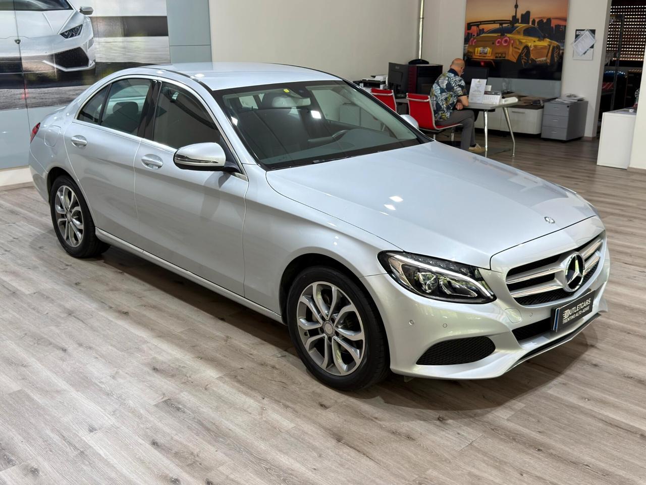 MERCEDES C 220 2.2d 170cv AUTO 75.000km BERLINA