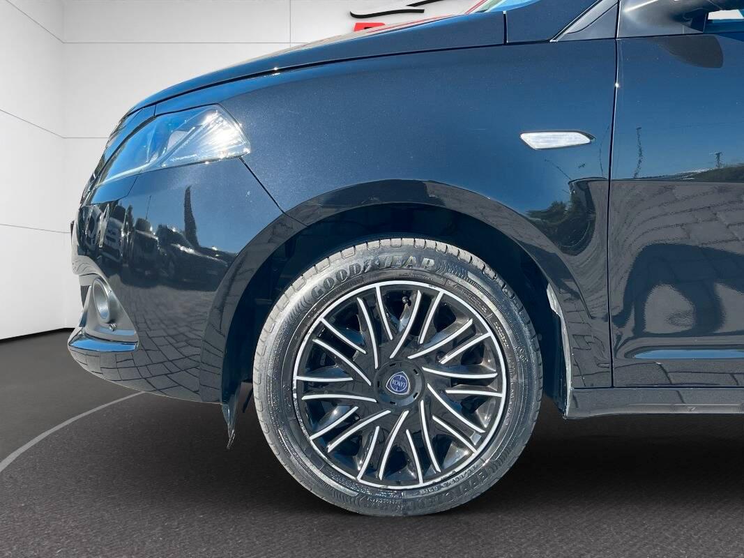 Lancia Ypsilon III 1.0 firefly hybrid Gold s&s 70cv 5p.ti