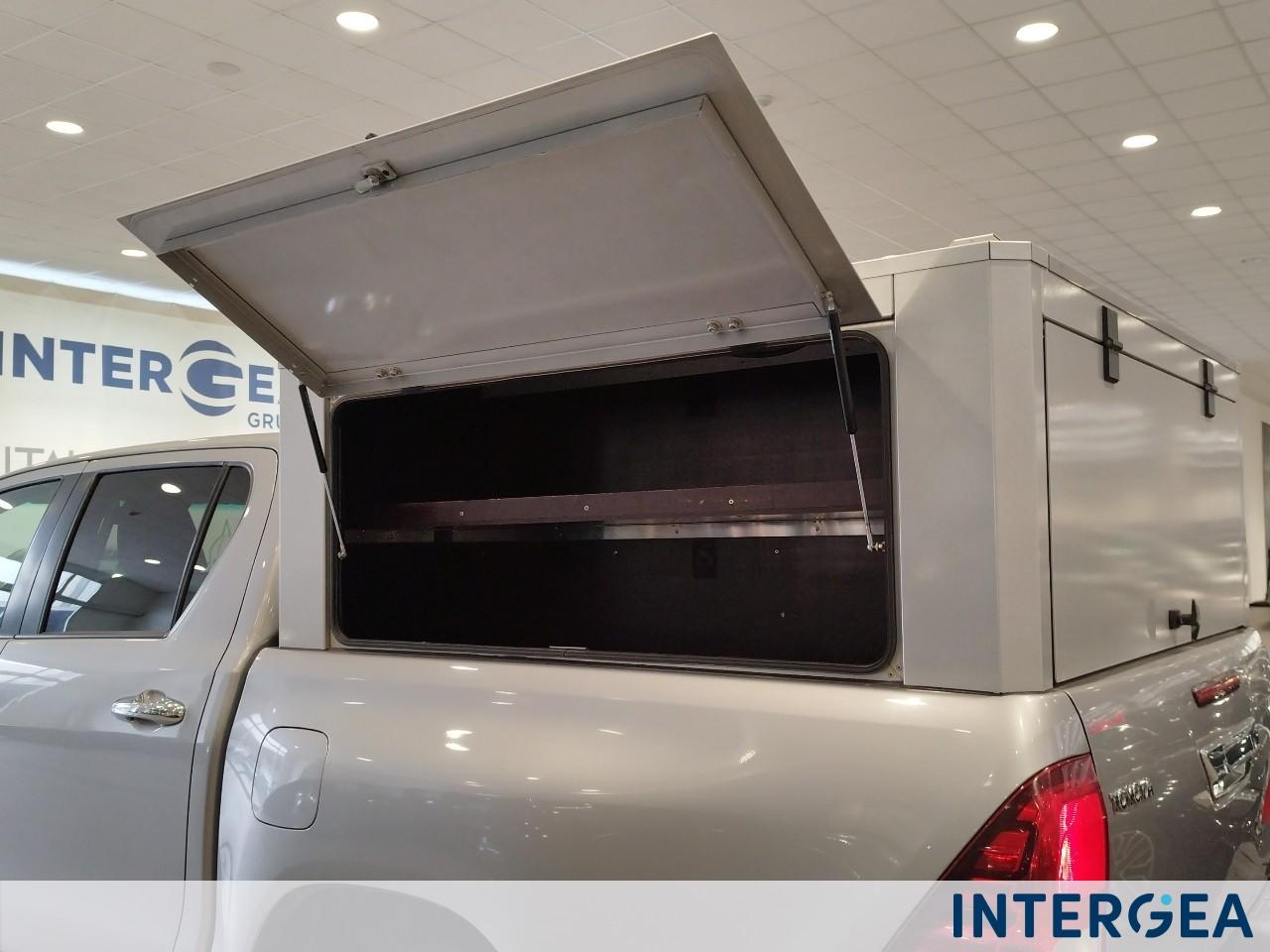 TOYOTA Hilux 2.4 d-4d double cab Comfort 4wd
