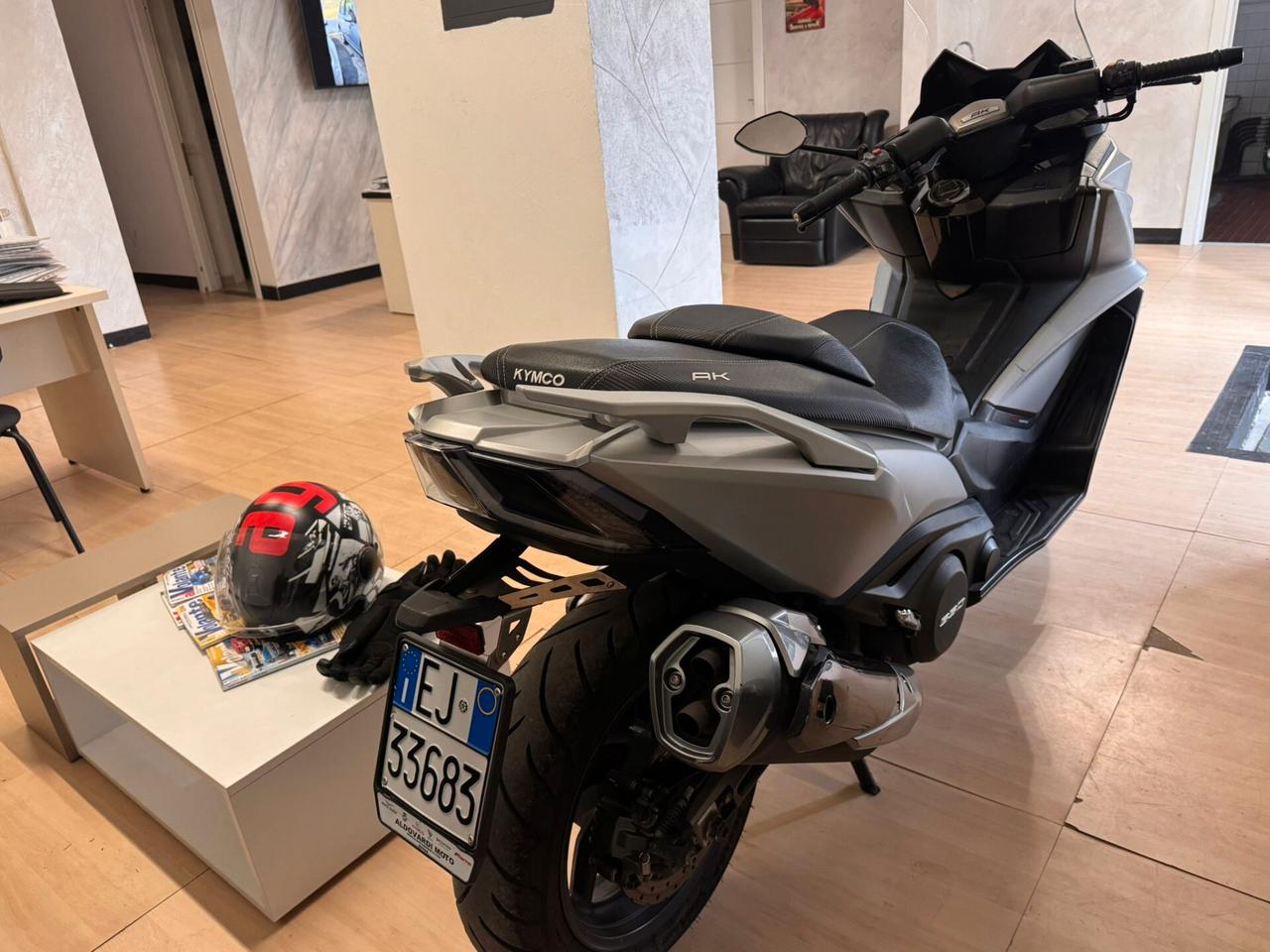 Kymco AK 550