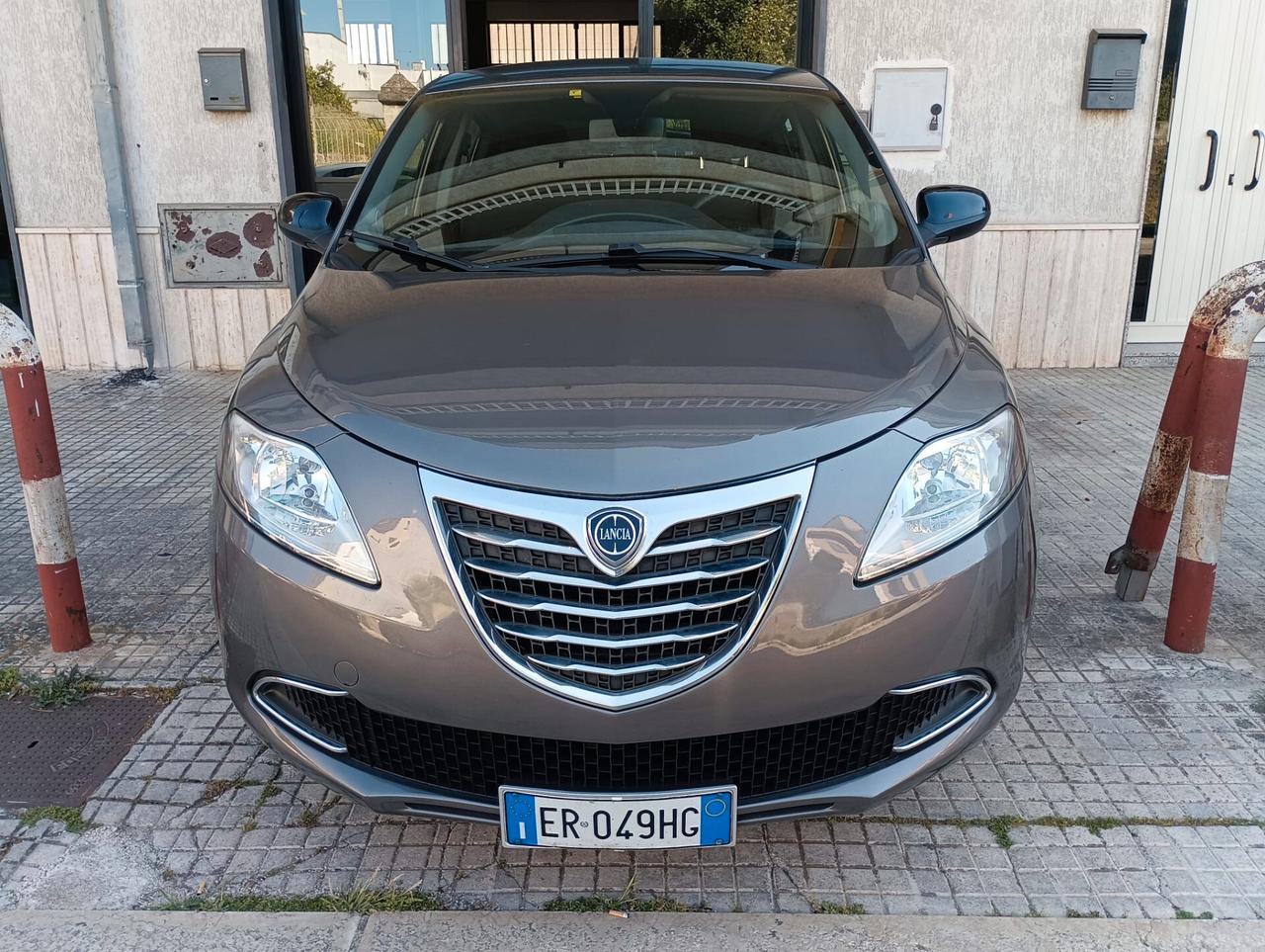 Lancia Ypsilon 1.2 69 CV 5 porte S&S Gold