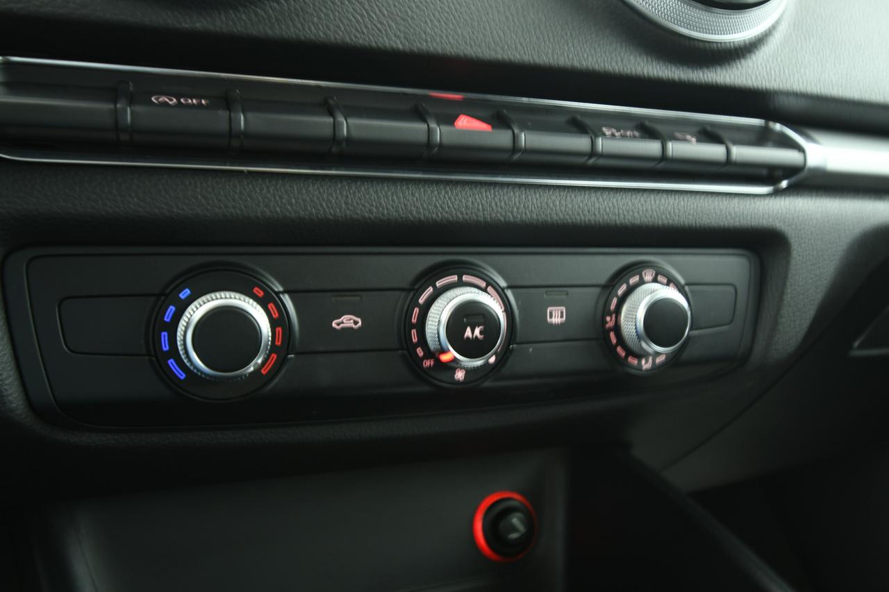 AUDI A3 Sportback 1.6 tdi Business 110cv E6 X COMMERCIANTI+BLUETOOTH