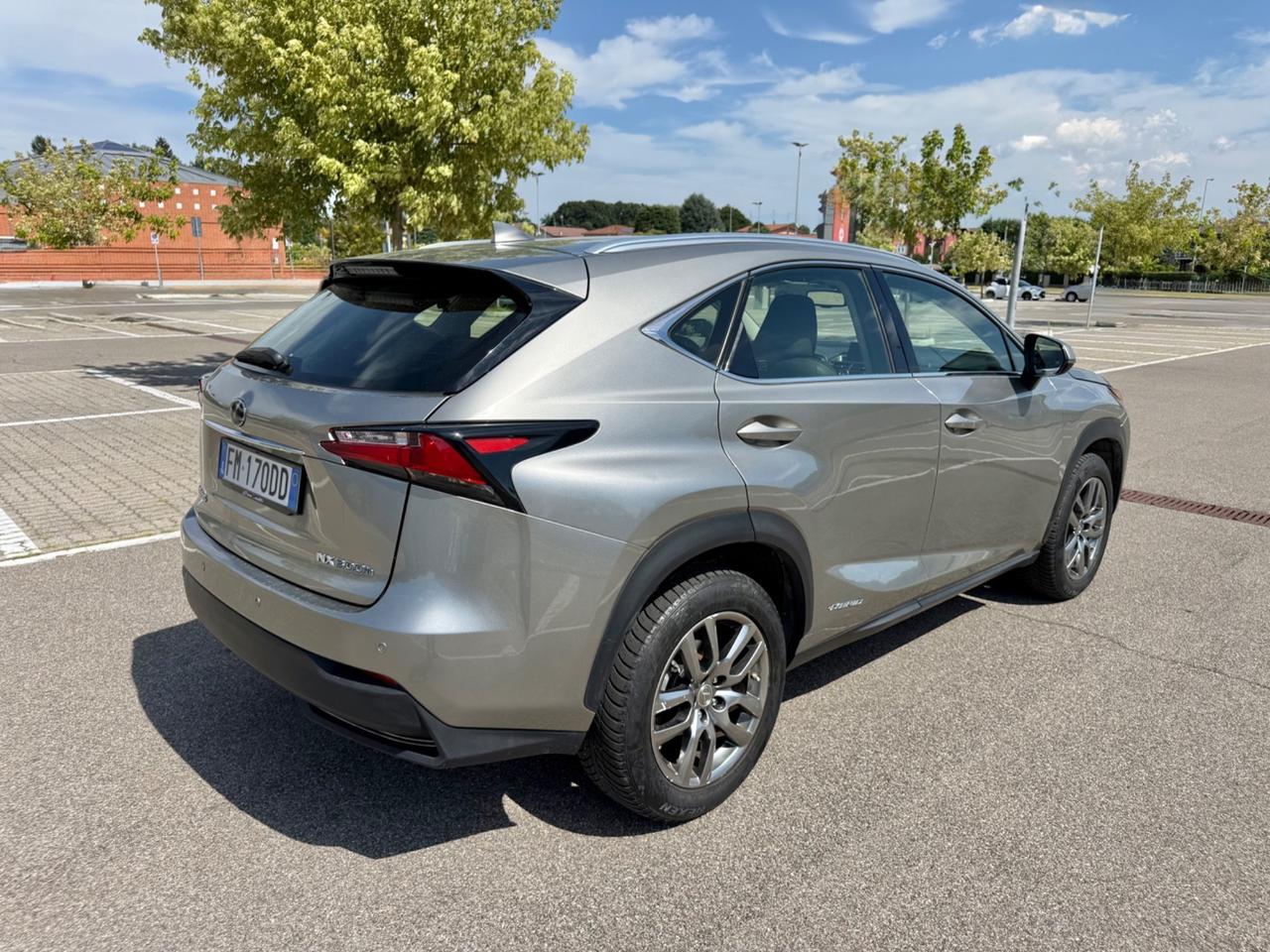 Lexus NX 300h Hybrid 197Cv*4WD*Automatic*Navi*Led*Pdc