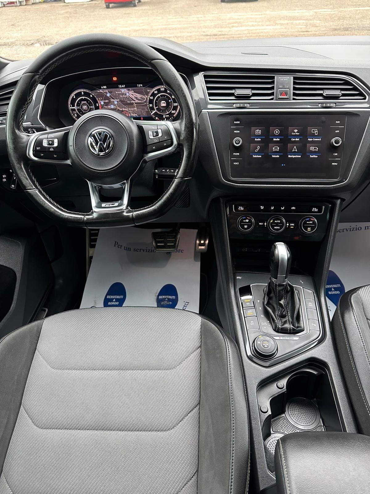 Volkswagen Tiguan 2.0 TDI SCR DSG 4MOTION R-LINE PACK TETTO PANORAMICO ED APRIBILE