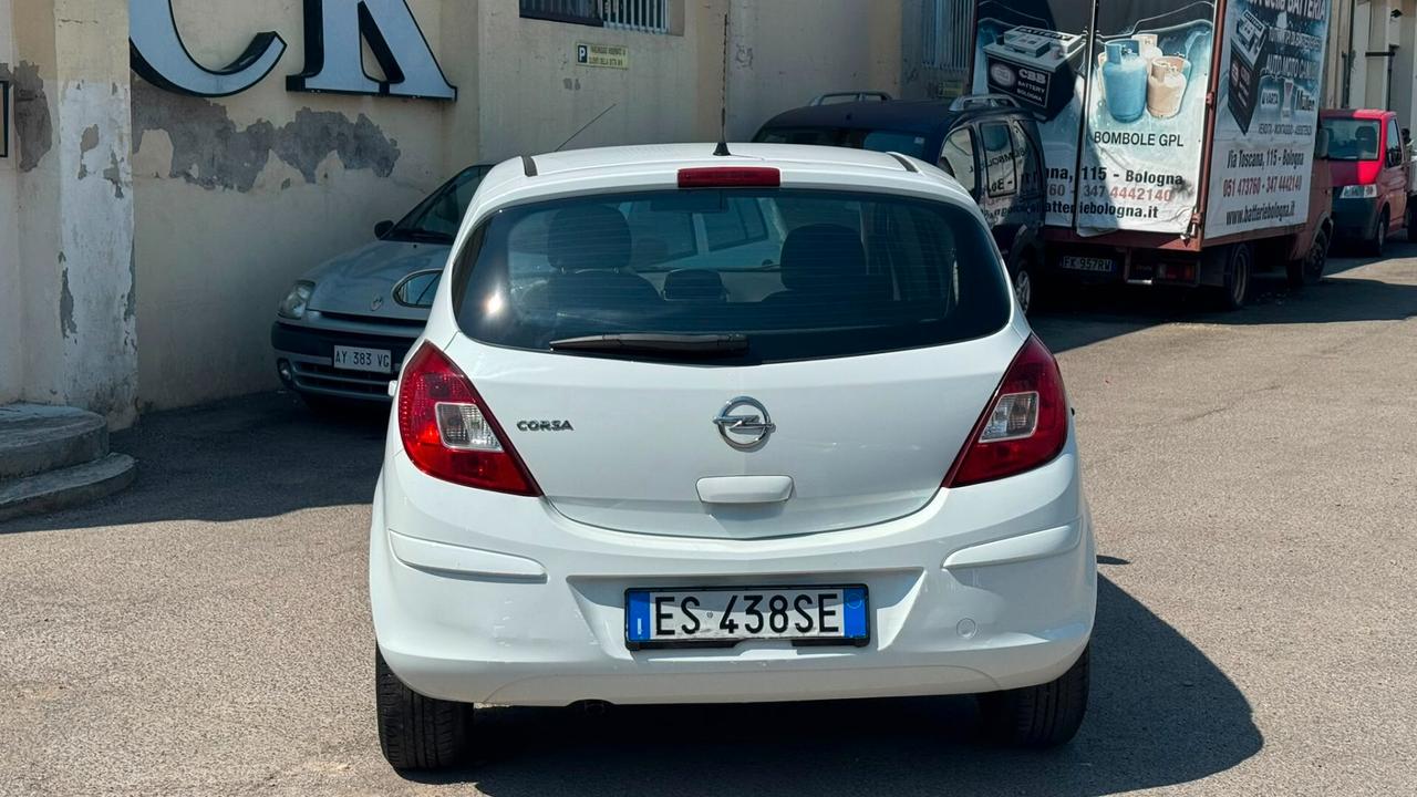 Opel Corsa 1.2 5 porte Sport