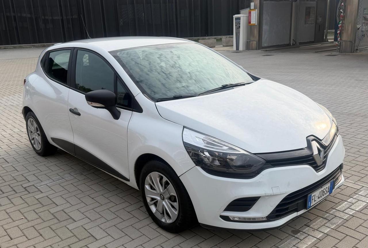 Renault Clio Van