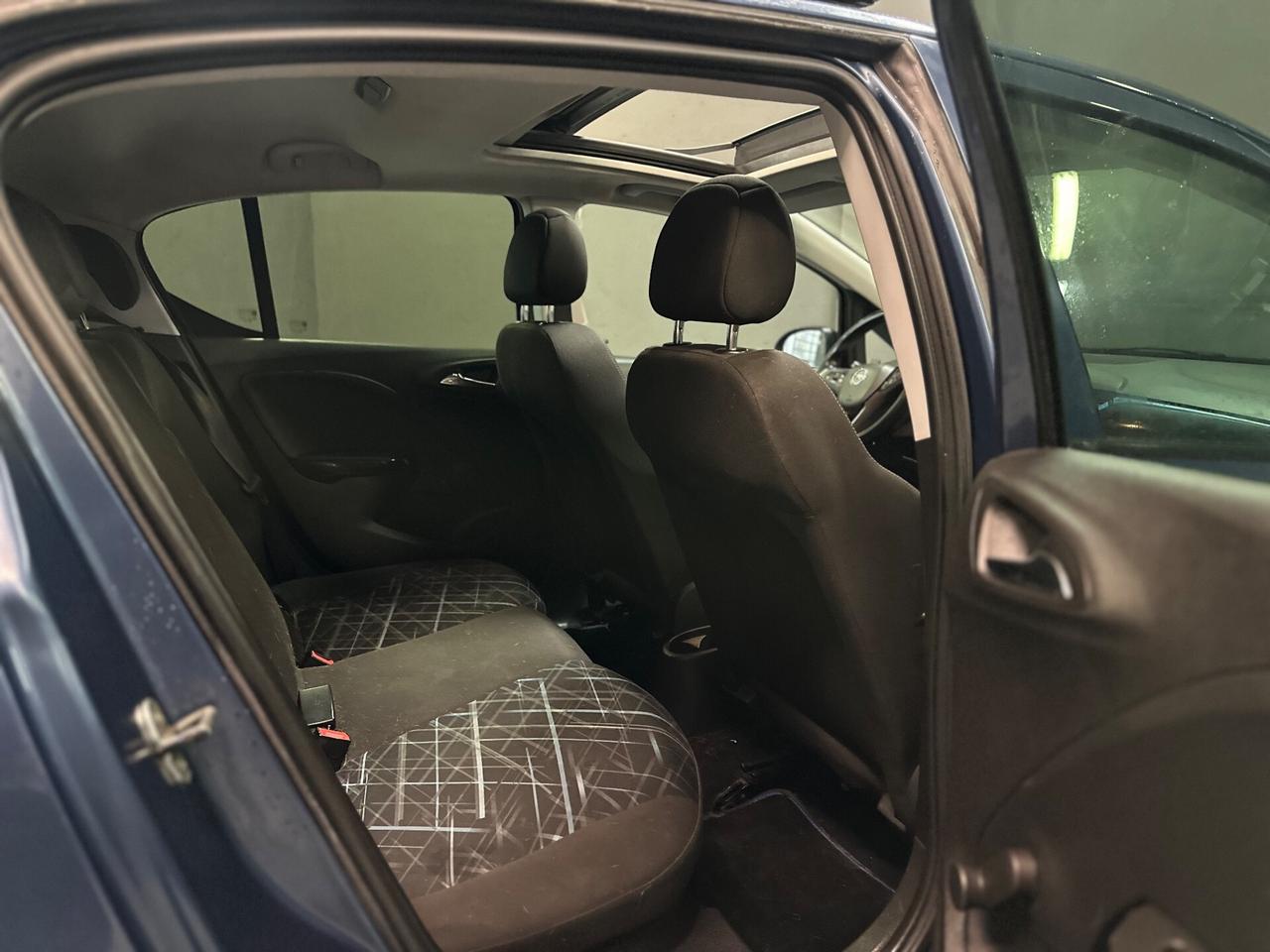 Opel Corsa 1.2 5 porte b-Color