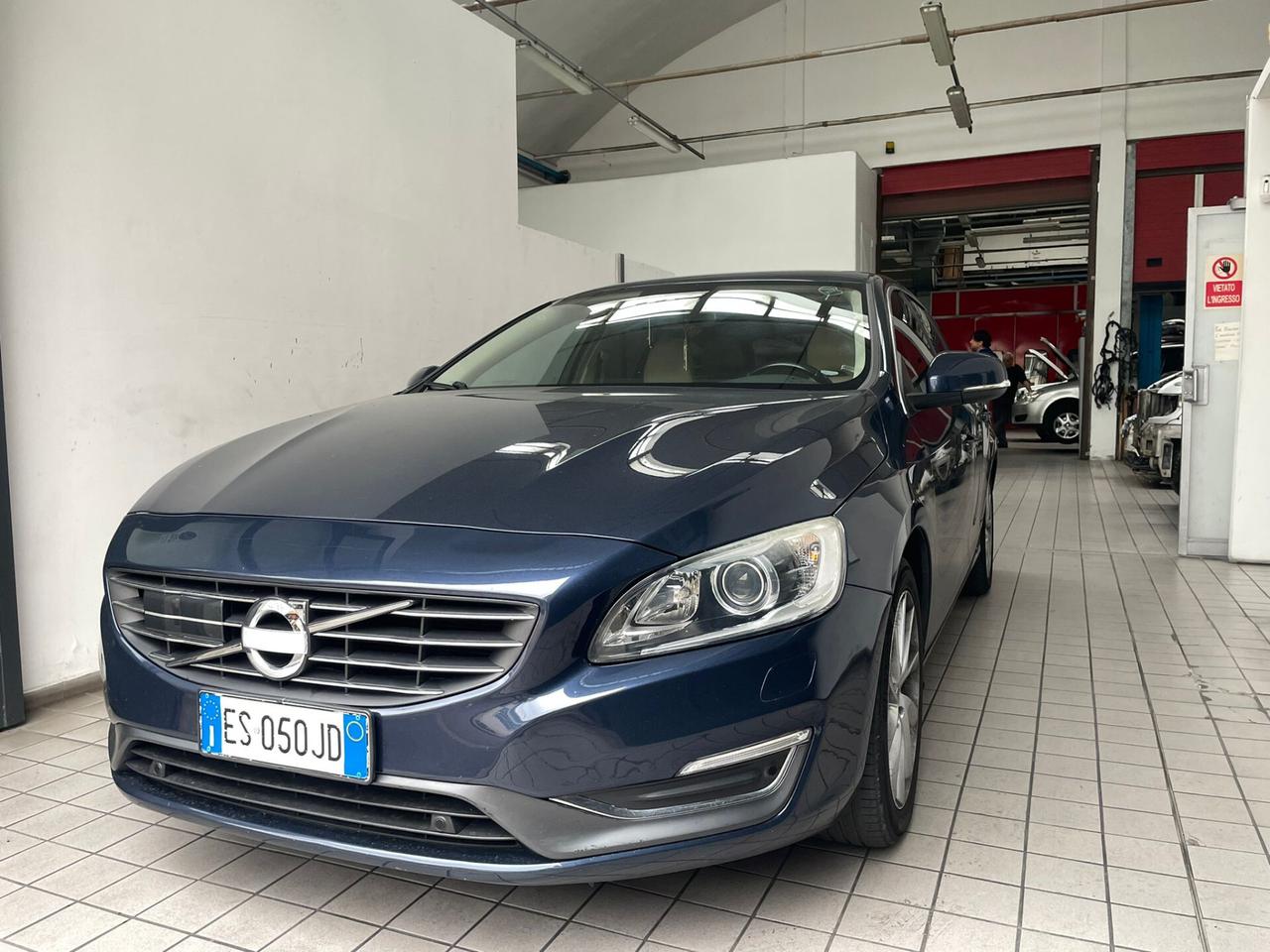 Volvo V60 D4 Geartronic Kinetic