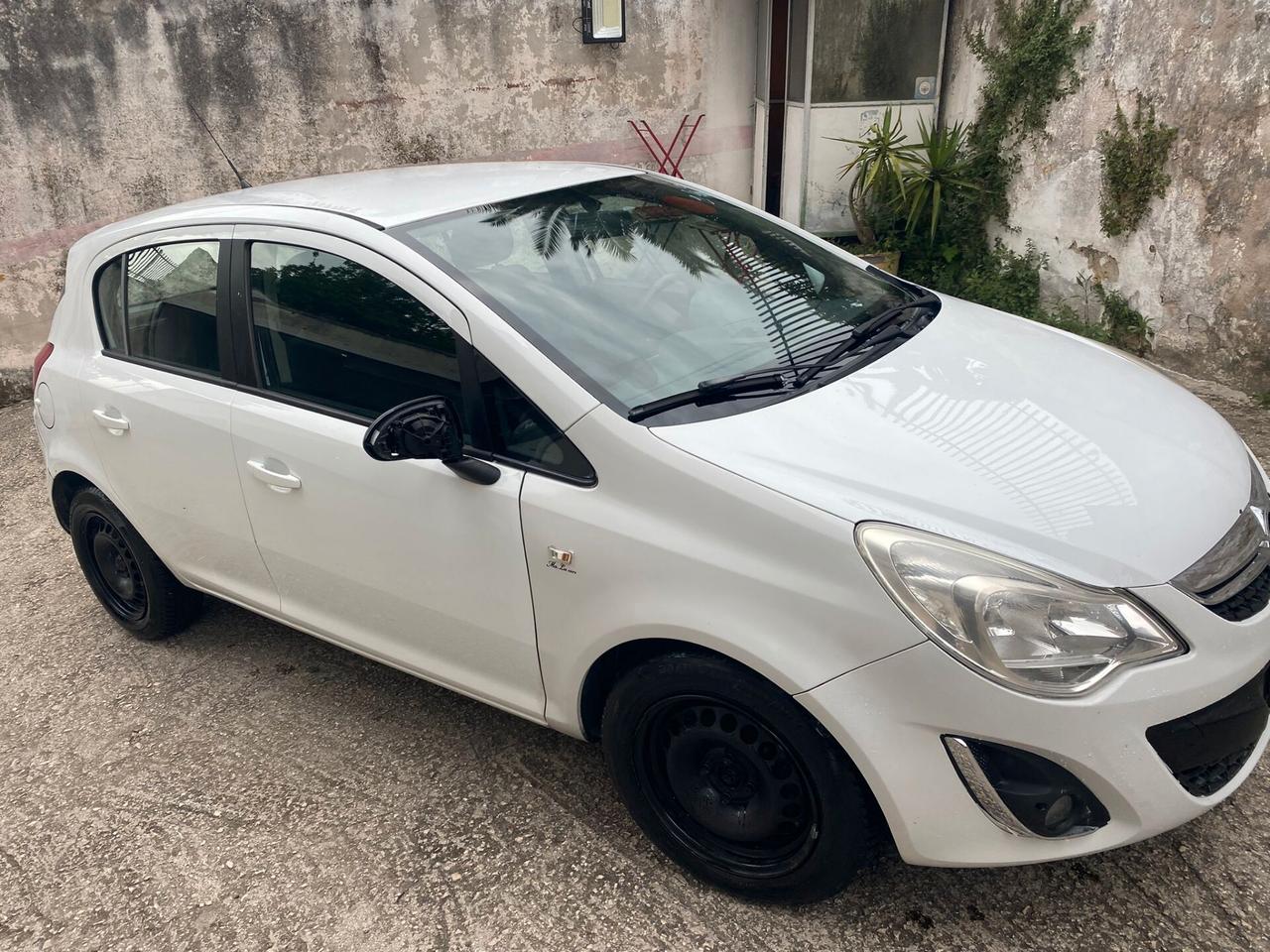 Opel Corsa 1.3cc diesel (PRIVATO)-2012