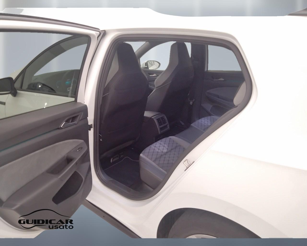 VOLKSWAGEN Golf VIII 2020 - Golf 1.5 etsi evo R-Line 130cv dsg