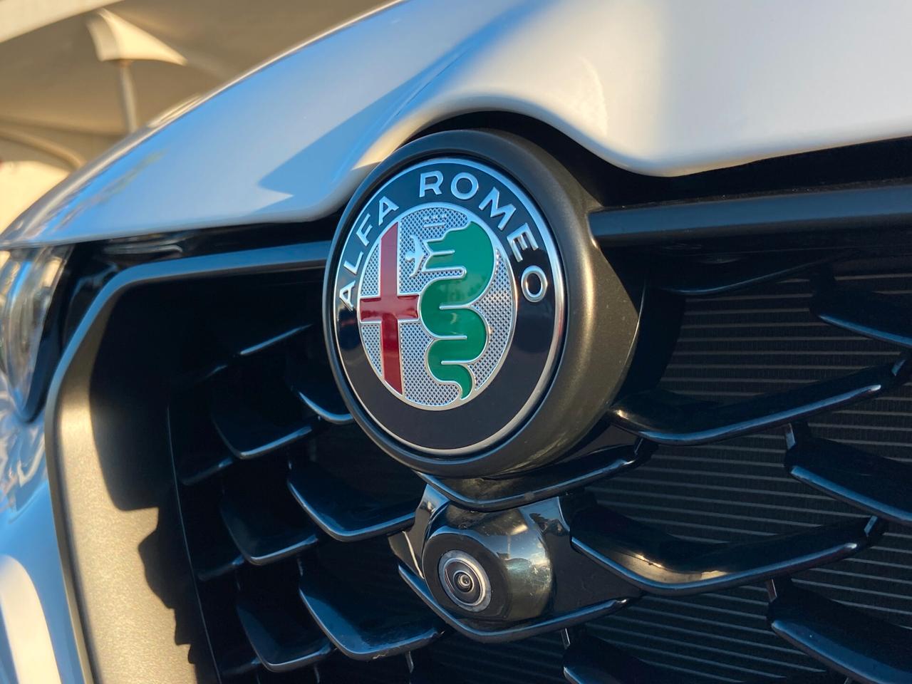 Alfa Romeo Tonale 1.5 mhev Tributo Italiano 160 CV KM 0