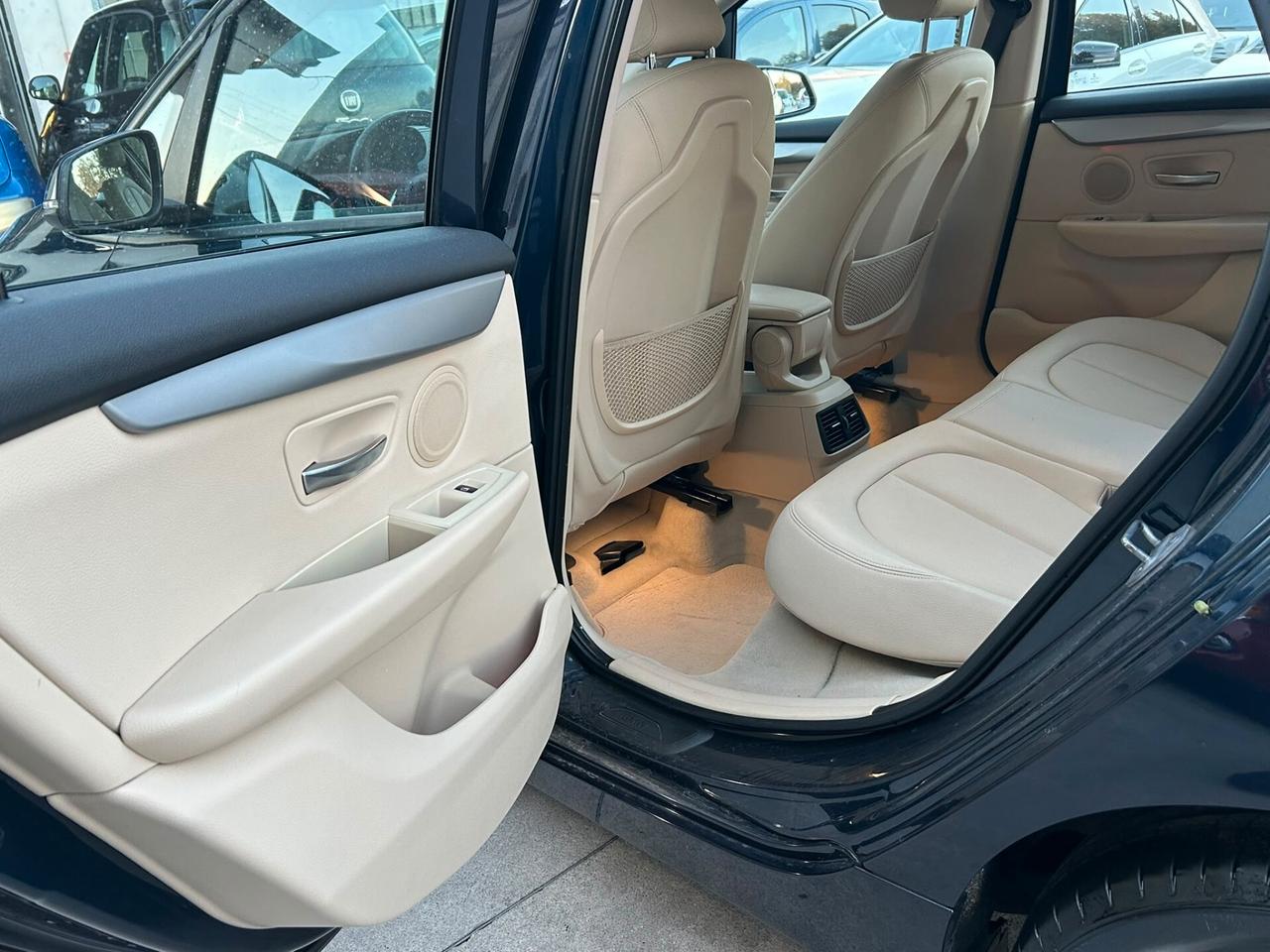 Bmw 216 218d Active Tourer Sport con cambio manuale