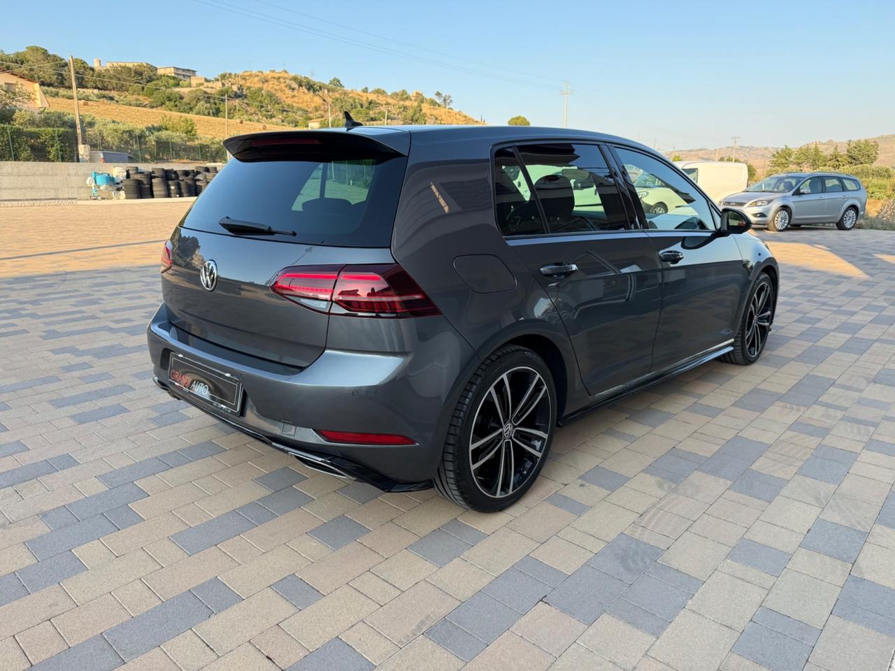 Volkswagen Golf R-LINE 1.6 TDI 115 CV 5p.