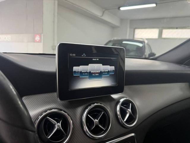 MERCEDES-BENZ GLA 180 d Automatic Premium