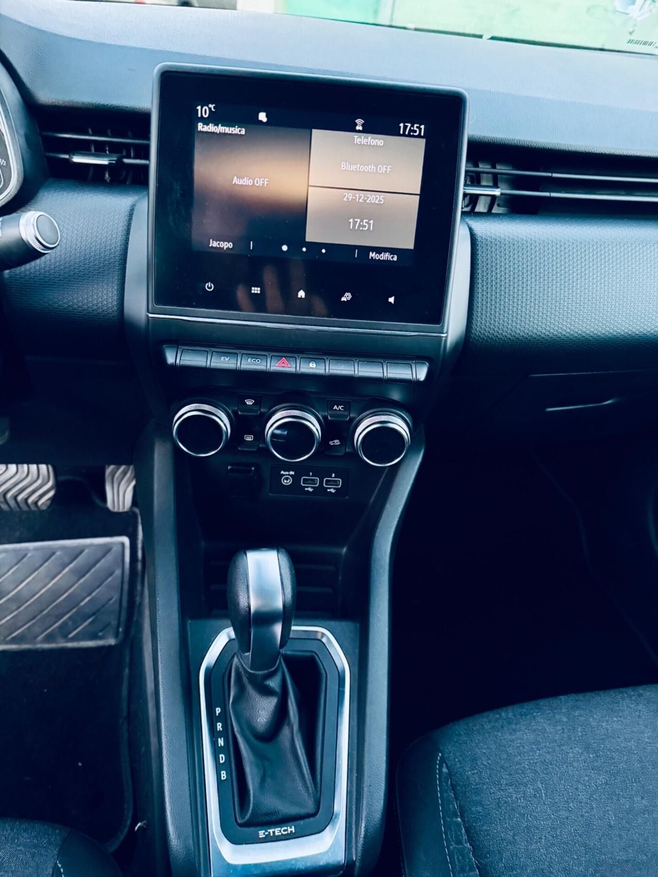 Renault Clio Full Hybrid E-Tech 140 CV 5 porte Initiale Paris