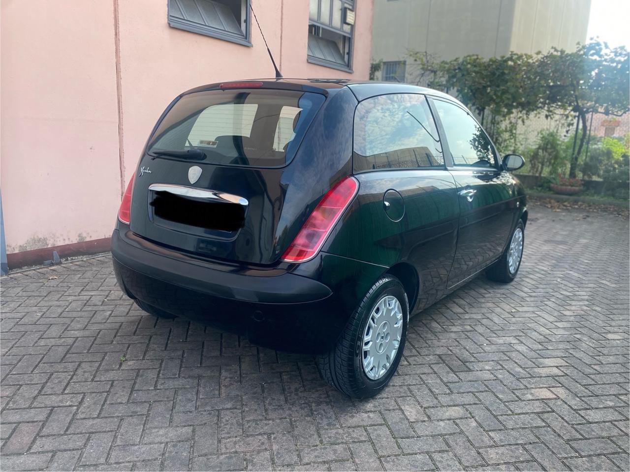 Lancia Ypsilon 1.2 16V neopatentati