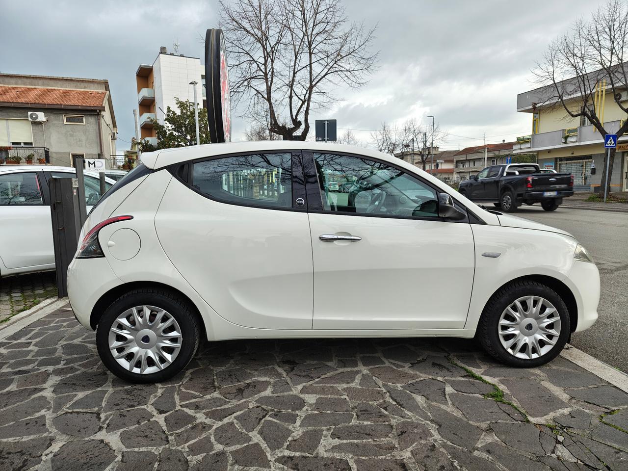 Lancia Ypsilon 1.2 69 CV 5 porte GPL Ecochic Silver