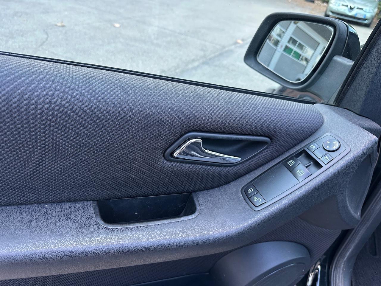 Mercedes-benz A 160 CDI BlueEFFICIENCY Executive