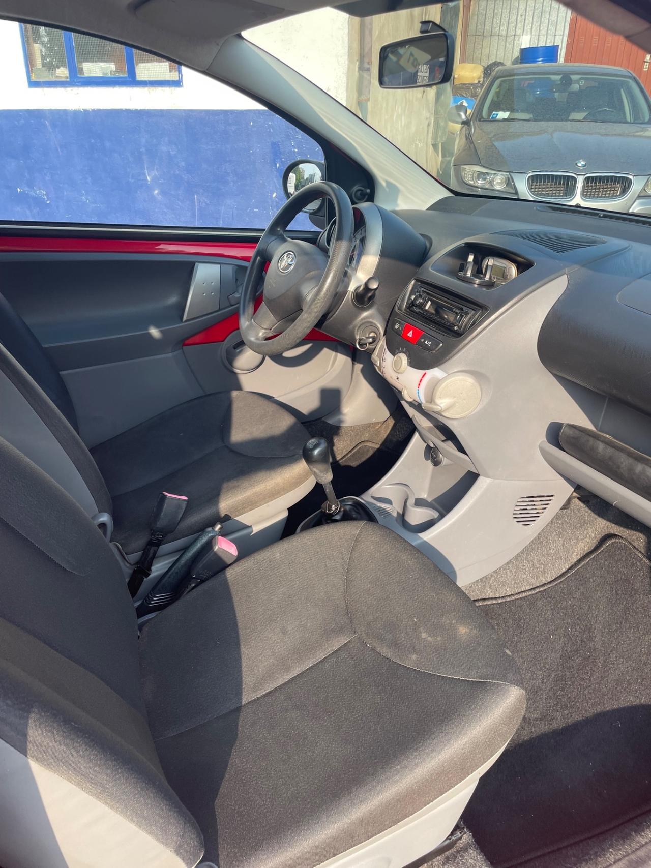 Toyota Aygo 1.0 12V VVT-i 3 porte Sound