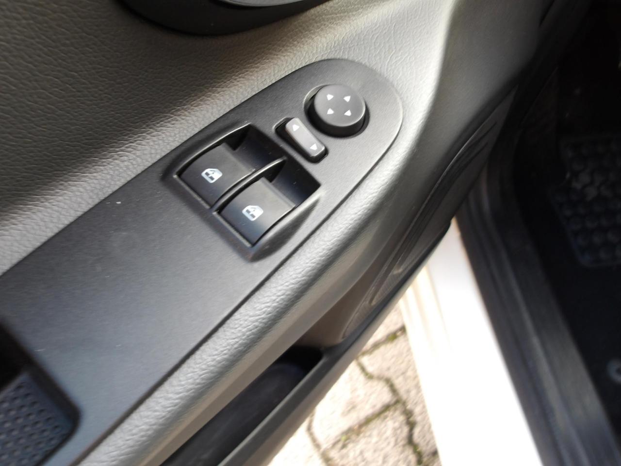 Lancia Ypsilon 5 Porte Ypsilon 1.2 8v Silver s&s 69cv