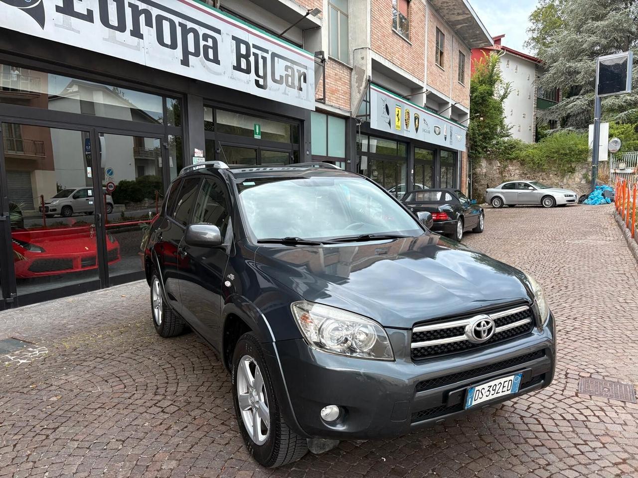 Toyota RAV 4 RAV4 2.2 D-4D 177 CV Luxury