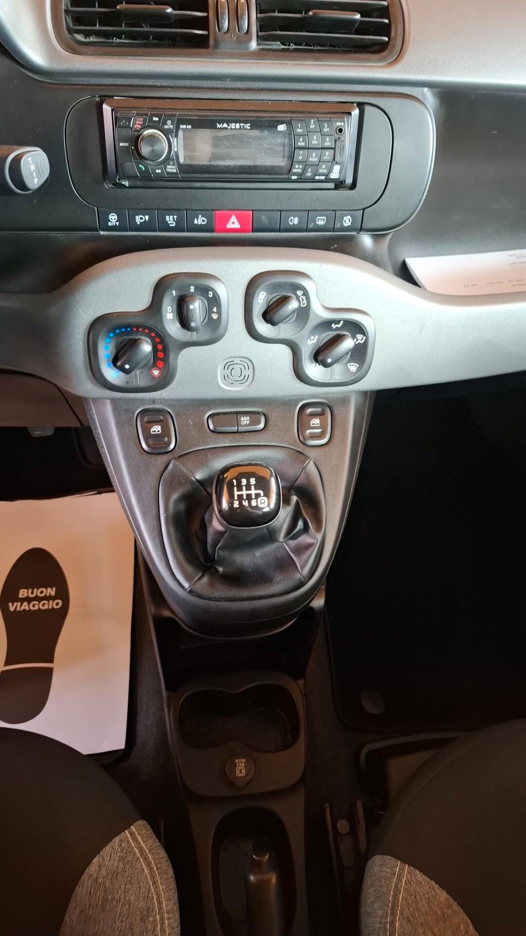 PANDA VAN 4 POSTI