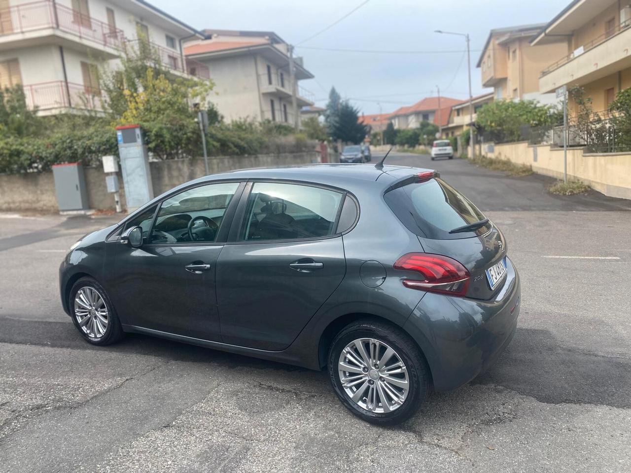 Peugeot 208 BlueHDi 100 5 porte Allure