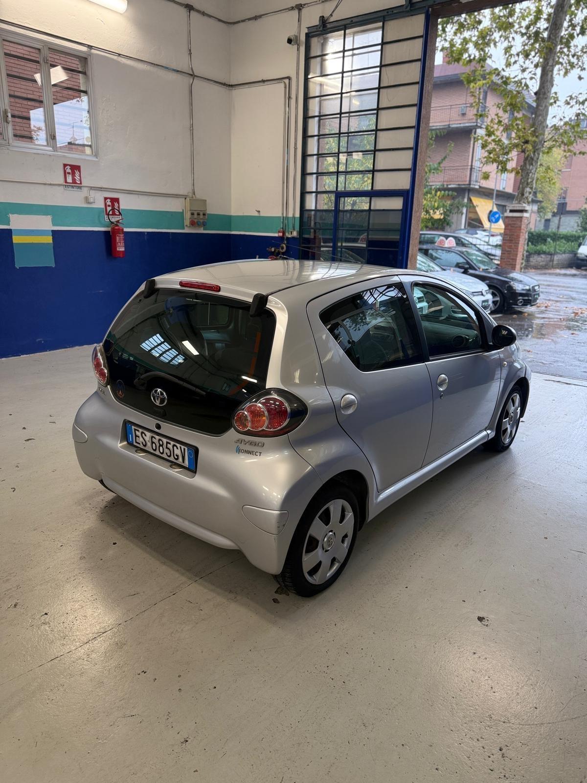 Toyota Aygo 1.0 12V VVT-i 5 porte Cool Soda Connect MMT