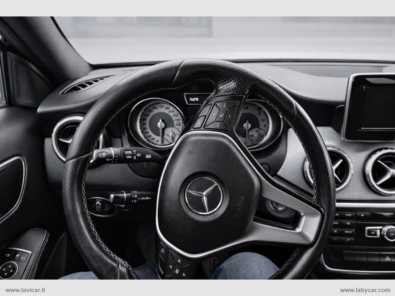 MERCEDES-BENZ GLA 180 d Premium