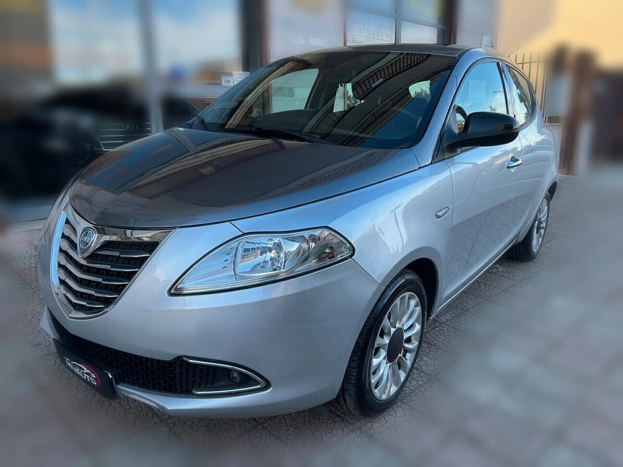 Lancia Ypsilon 0.9 TwinAir 85 CV 5 porte S&S Platinum