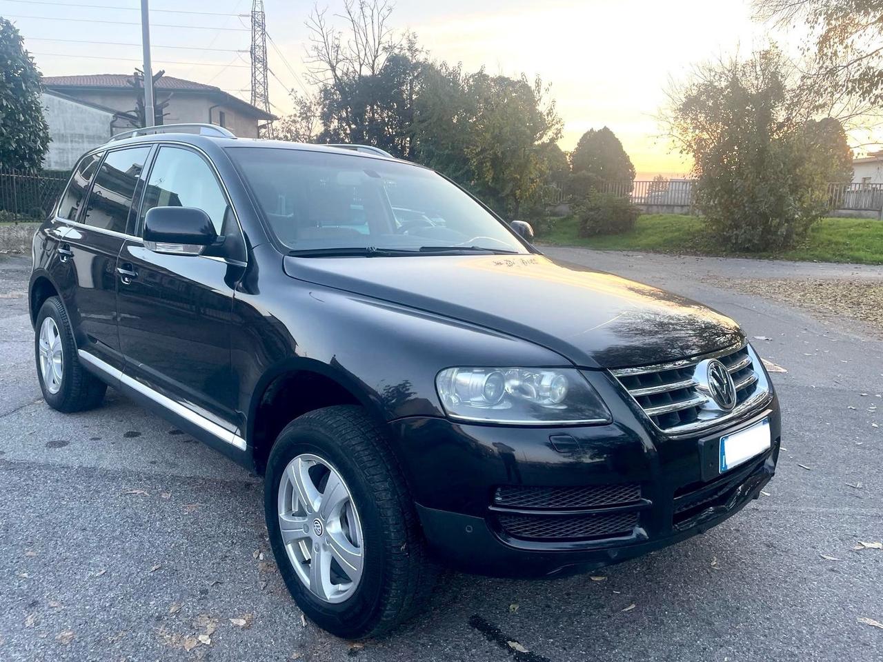 Volkswagen Touareg 3.0/240CV V6 TDI DPF tip. Exclusive