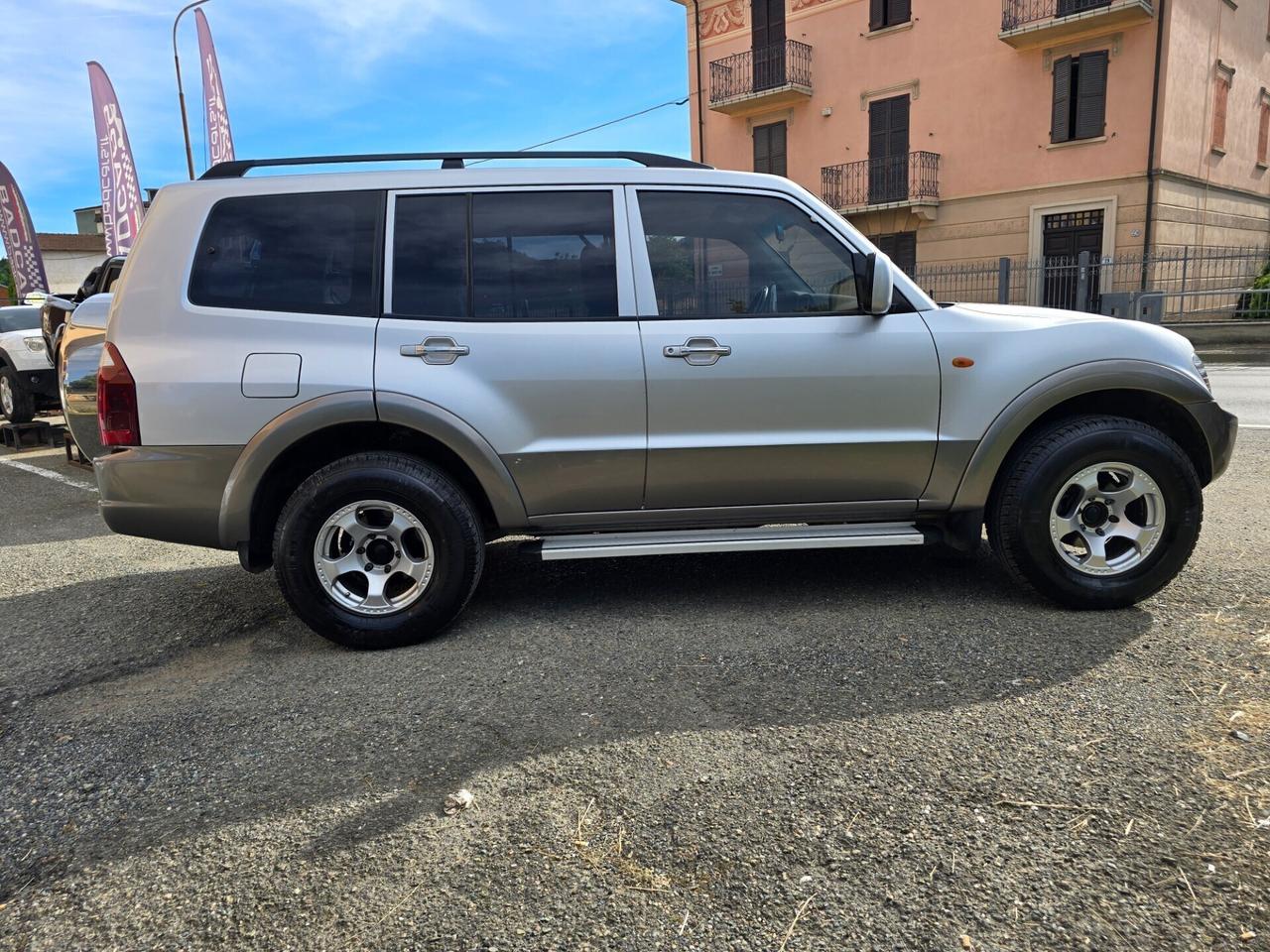 Mitsubishi Pajero 3.2 DID WAGON GLS 7 POSTI